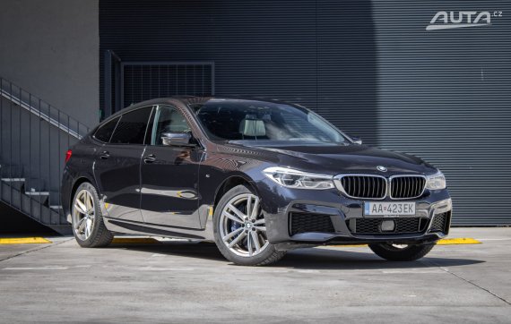 BMW Rad 6 GT 640i xDrive 250kW, AT/8 / AJ NA SPLÁTKY / PROTIÚČET / 2019 černá