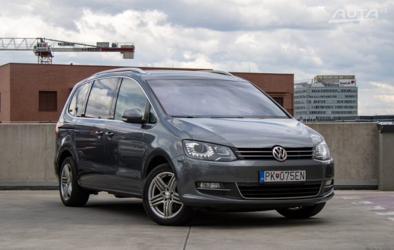 Volkswagen Sharan 2.0 TDI BMT 177k Highline DSG AJ NA SPLÁTKY / PROTIÚČET 2014 šedá
