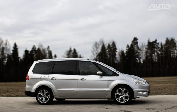 Ford Galaxy 2.0 TDCi DPF (120kW) PowerShift Ghia.  FINANCOVANIE/PROTIÚČET 2012 stříbrná metalíza