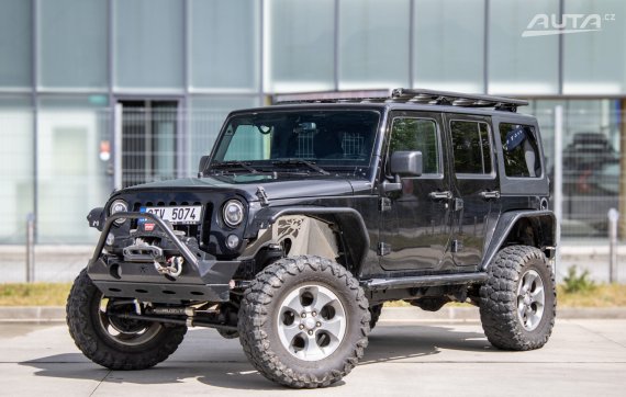 Jeep Wrangler Unlimited Rubicon 3.6 V6 LPG/Benzín / AJ NA SPLÁTKY / PROTIÚČET / 2016 - hlavní pohled