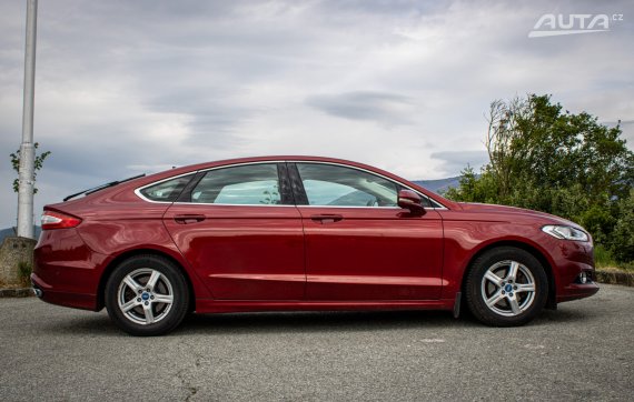 Ford Mondeo 2.0 TDCi Duratorq 180k Titanium 132kW, A6, 5d. /AJ NA SPLÁTKY/PROTIÚČET 2015 červená