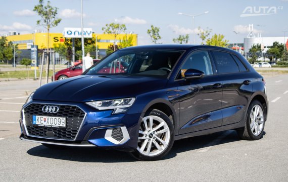 Audi A3 Sportback 1.4 TFSIe PHEV, 150kW (2022) / AJ NA SPLÁTKY / PROTIÚČET / 2022 - hlavní pohled