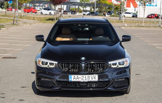 BMW Rad 5 Touring 530d xDrive M Sport A/T / 195kW / A8 / ZÁRUKA / AJ NA SPLÁTKY / PROTIÚČET 2020 černá
