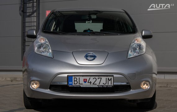 Nissan Leaf 80kW  / NA SPLÁTKY / NA PROTIÚČET 2015 šedá