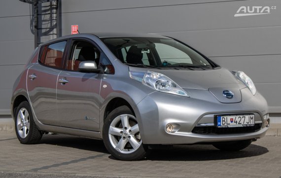 Nissan Leaf 80kW  / NA SPLÁTKY / NA PROTIÚČET 2015 šedá