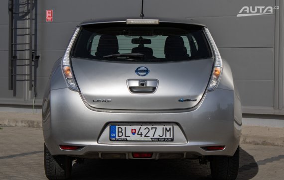 Nissan Leaf 80kW  / NA SPLÁTKY / NA PROTIÚČET 2015 šedá