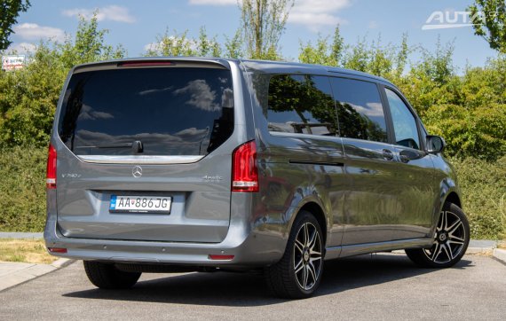 Mercedes-Benz V trieda V250 d Avantgarde extralang A/T 4MATIC AMG Line / AJ NA SPLÁTKY / PROTIÚČET / 2023 šedá