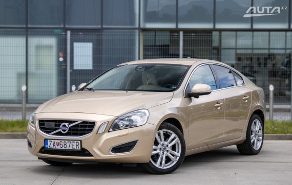 Volvo S60 2.0T Summum Powershift, 149kW, A6 / AJ NA SPLÁTKY / PROTIÚČET /