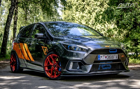 Ford Focus 2.3 EcoBoost RS, 257kW, M6, 5d. (2016 - 2019) / AJ NA SPLÁTKY / PROTIÚČET 2017 šedá
