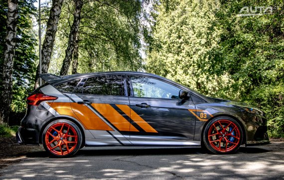 Ford Focus 2.3 EcoBoost RS, 257kW, M6, 5d. (2016 - 2019) / AJ NA SPLÁTKY / PROTIÚČET 2017 šedá