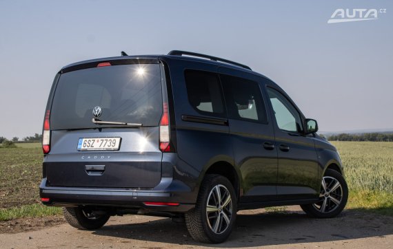 Volkswagen Caddy 2024 modrá