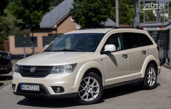 Fiat Freemont 2.0 16v MultiJet 4x4 / 7 miest / 125kW / A6 / ZÁRUKA / AJ NA SPLÁTKY / PROTIÚČET