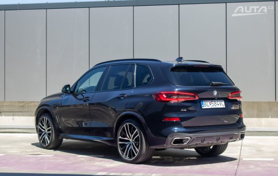 BMW X5 xDrive M50d A/T / AJ NA SPLÁTKY / PROTIÚČET / 2019 černá