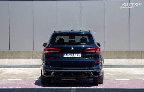 BMW X5 xDrive M50d A/T / AJ NA SPLÁTKY / PROTIÚČET / 2019 černá