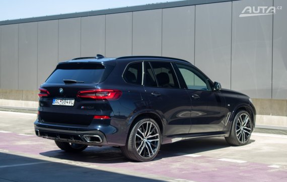 BMW X5 xDrive M50d A/T / AJ NA SPLÁTKY / PROTIÚČET / 2019 černá