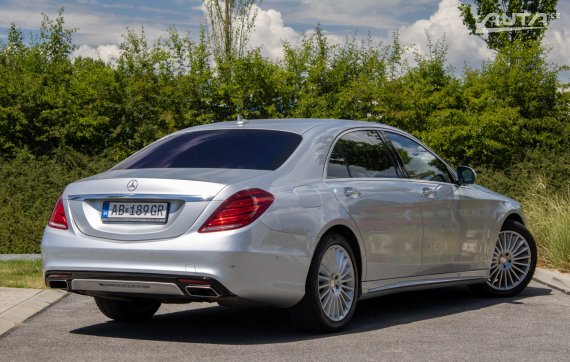 Mercedes-Benz S 500 Long 4MATIC AMG Line / AJ NA SPLÁTKY / PROTIÚČET / 2013 stříbrná metalíza