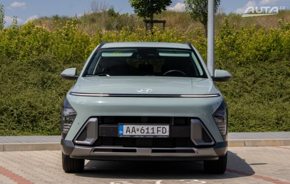 Hyundai Kona 1.6 T-GDi Family A/T 145 kW / AJ NA SPLÁTKY / PROTIÚČET / 2024 zelená