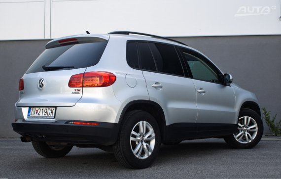 Volkswagen Tiguan 1.4 BMT TREND DSG AT6 118kW / NA SPLÁTKY / NA PROTIÚČET 2015 šedá
