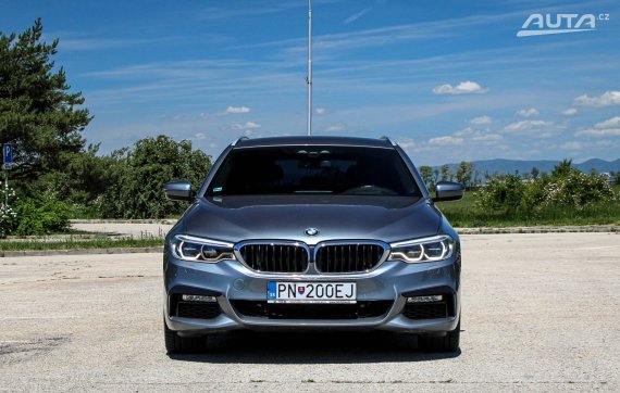 BMW Rad 5 Touring G31 530d xDrive A/T / AJ NA SPLÁTKY / PROTIÚČET / 2018 šedá