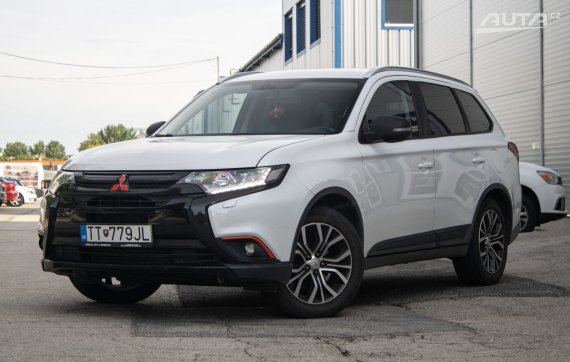 Mitsubishi Outlander 110kW AT 4x4 2018 / AJ NA SPLÁTKY / PROTIÚČET /