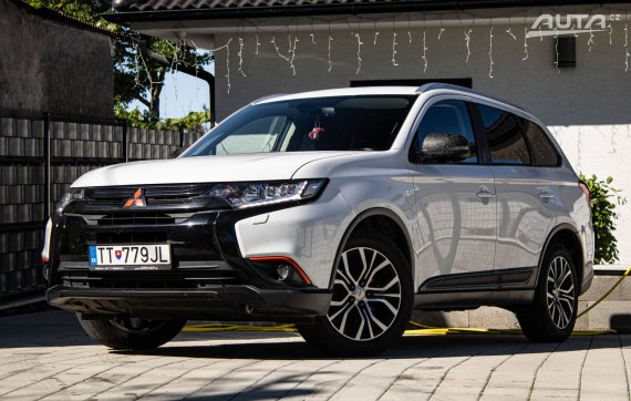 Mitsubishi Outlander 110kW AT 4x4 2018 / AJ NA SPLÁTKY / PROTIÚČET / 2018 - hlavní pohled