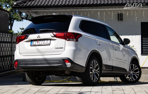 Mitsubishi Outlander 110kW AT 4x4 2018 / AJ NA SPLÁTKY / PROTIÚČET / 2018 bílá