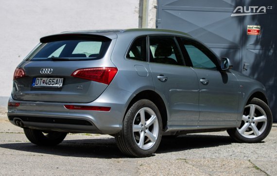 Audi Q5 2.0 TDI DPF quattro S tronic  S-Line 125kW / NA SPLÁTKY / NA PROTIÚČET 2010 šedá