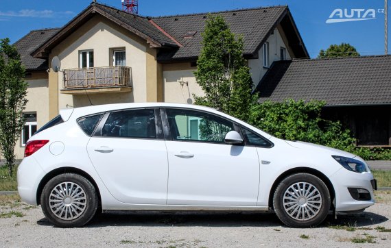 Opel Astra 1.4 Turbo Enjoy / AJ NA SPLÁTKY / PROTIÚČET / 2013 bílá