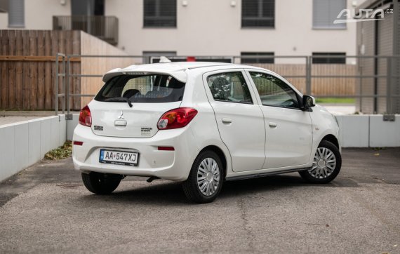 Mitsubishi Space Star 1.0, 2019, 52kW 2019 bílá