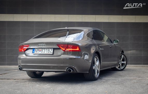 Audi A7 Sportback 3.0 TDI 180kW Quattro S-tronic / AJ NA SPLÁTKY / PROTIÚČET / 2011 šedá