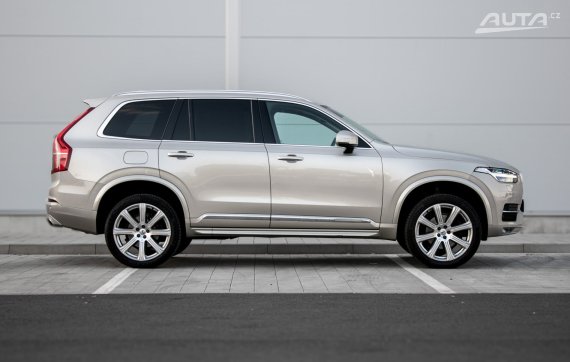 Volvo XC90 2018, 2.0, 173kW 2018 žlutá