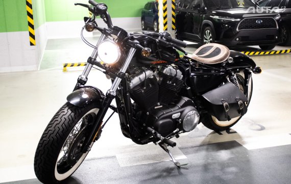 Harley Davidson XL1200X FORTY EIGHT, manuál, 49 kW, benzín 2010 černá