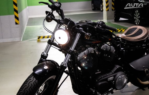 Harley Davidson XL1200X FORTY EIGHT, manuál, 49 kW, benzín 2010 černá