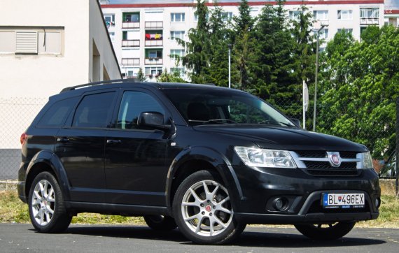 Fiat Freemont 2.0 16V MultiJet 125kW MT6 / NA SPLÁTKY / NA PROTIÚČET 2013 černá