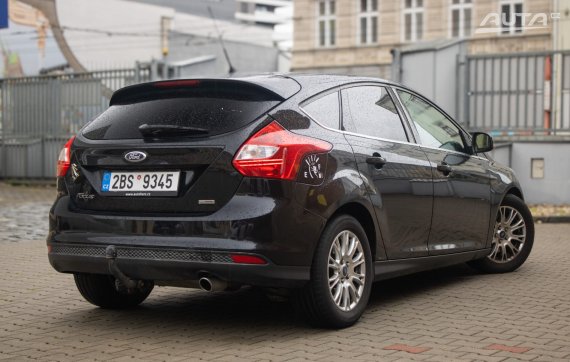 Ford Focus 2012 černá