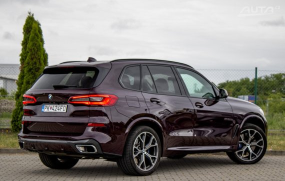 BMW X5 xDrive30d A/T 2019 fialová