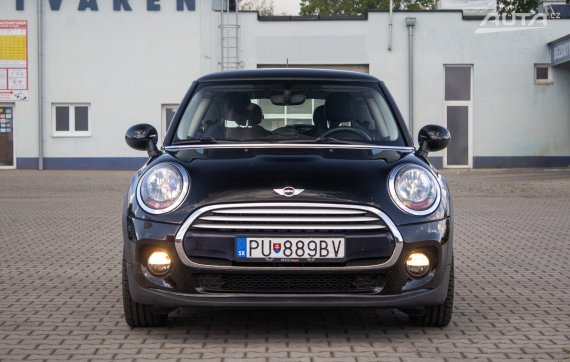 Mini Cooper F56 2015 černá