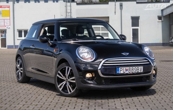 Mini Cooper F56 2015 černá