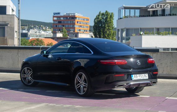 Mercedes-Benz E trieda Kupé 450 4matic A/T 2020 černá