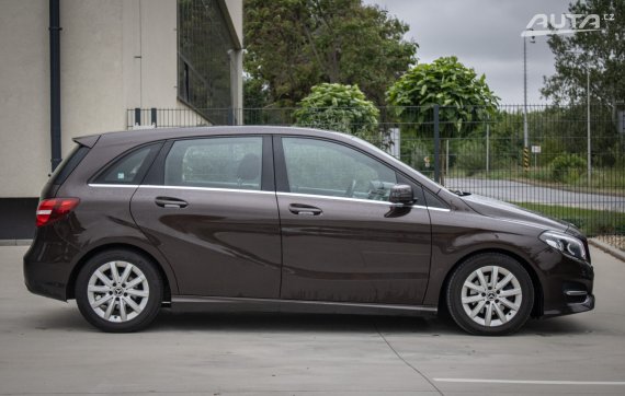 Mercedes-Benz B trieda B200d AT/7 100kW / AJ NA SPLÁTKY / PROTIÚČET 2018 hnědá