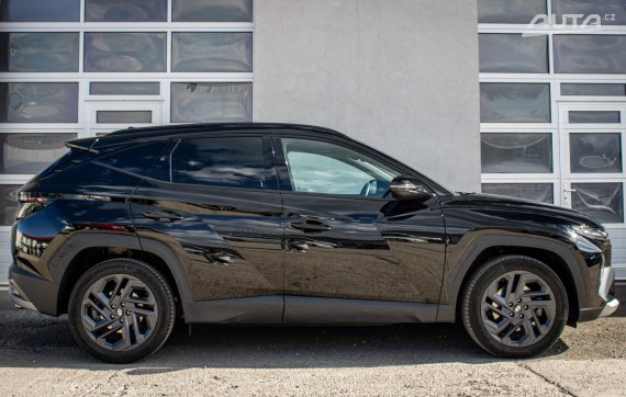 Hyundai Tucson ANNIVERSARY 1,6 T-GDI MHEV 7DCT Abyss Black /AJ NA SPLÁTKY/PROTIÚČET 2025 černá