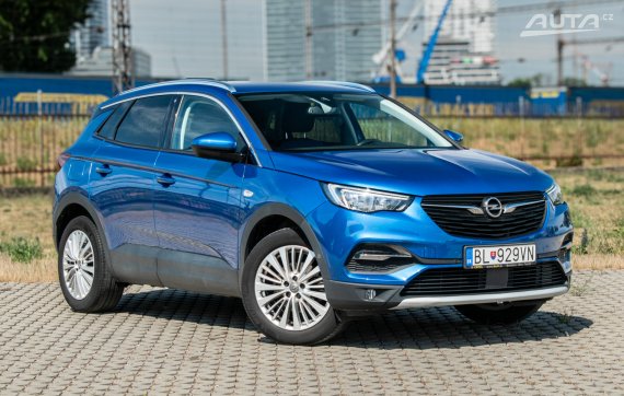 Opel Grandland X 2019, 1.2, 96kW 2019 modrá
