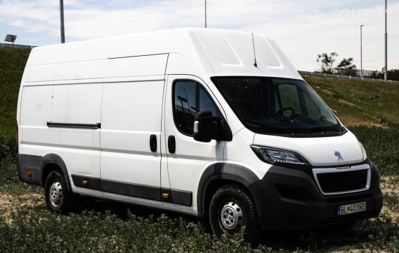 Peugeot Boxer 2.0 BlueHDi 160k 435 L4 2017 bílá