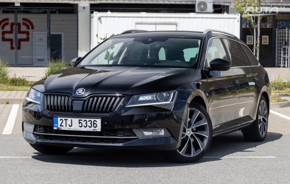 Škoda Superb Combi 2.0 TSI L&amp;K DSG, 162kW (2015) / AJ NA SPLÁTKY / PROTIÚČET / 2015 - hlavní pohled