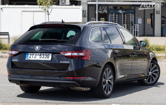 Škoda Superb Combi 2.0 TSI L&amp;K DSG, 162kW (2015) / AJ NA SPLÁTKY / PROTIÚČET / 2015 černá