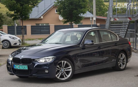 BMW Rad 3 330e iPerformance SPORT LINE / 135kW / A8 / ZÁRUKA / AJ NA SPLÁTKY / PROTIÚČET 2016 - hlavní pohled
