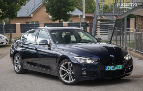 BMW Rad 3 330e iPerformance SPORT LINE / 135kW / A8 / ZÁRUKA / AJ NA SPLÁTKY / PROTIÚČET 2016 modrá