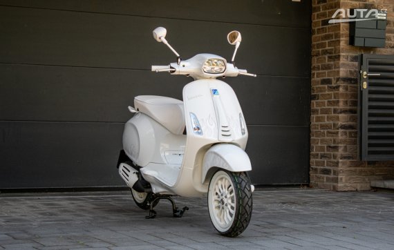 Vespa Sprint 125 ABS Justin Bieber Edition 2022 bílá