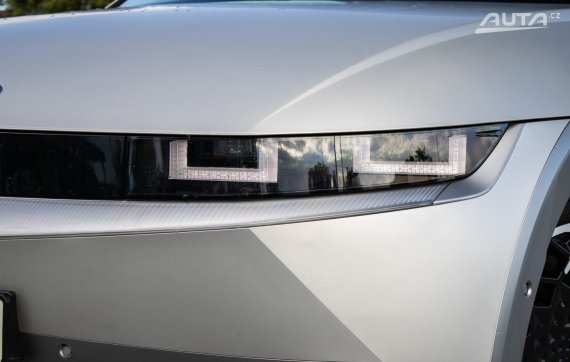 Hyundai Ioniq 5 Premium 4x4, 239kW (2025) / AJ NA SPLÁTKY / PROTIÚČET / 2025 šedá