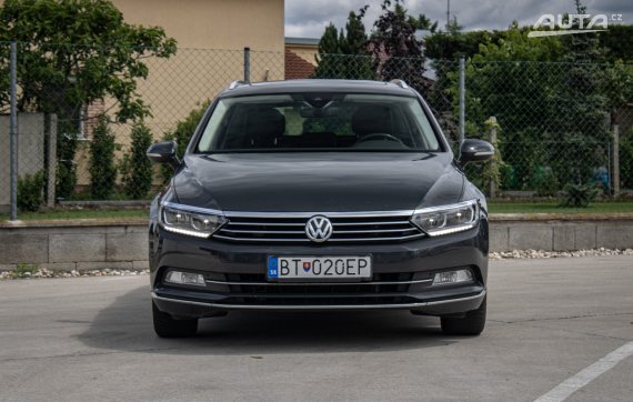Volkswagen Passat Variant 2.0 TDI 110kW DSG / AJ NA SPLÁTKY / PROTIÚČET 2018 šedá